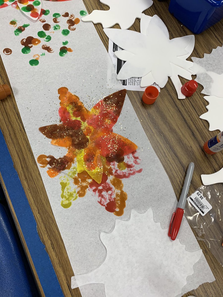 GinaPollaro's tweet photo. Stamping fall leaves π #fallcenters #fallinlovewithkindergarten #notscaredofglitter @CliftonSupt @CliftonSchool12 https://t.co/qkLkauBuwc