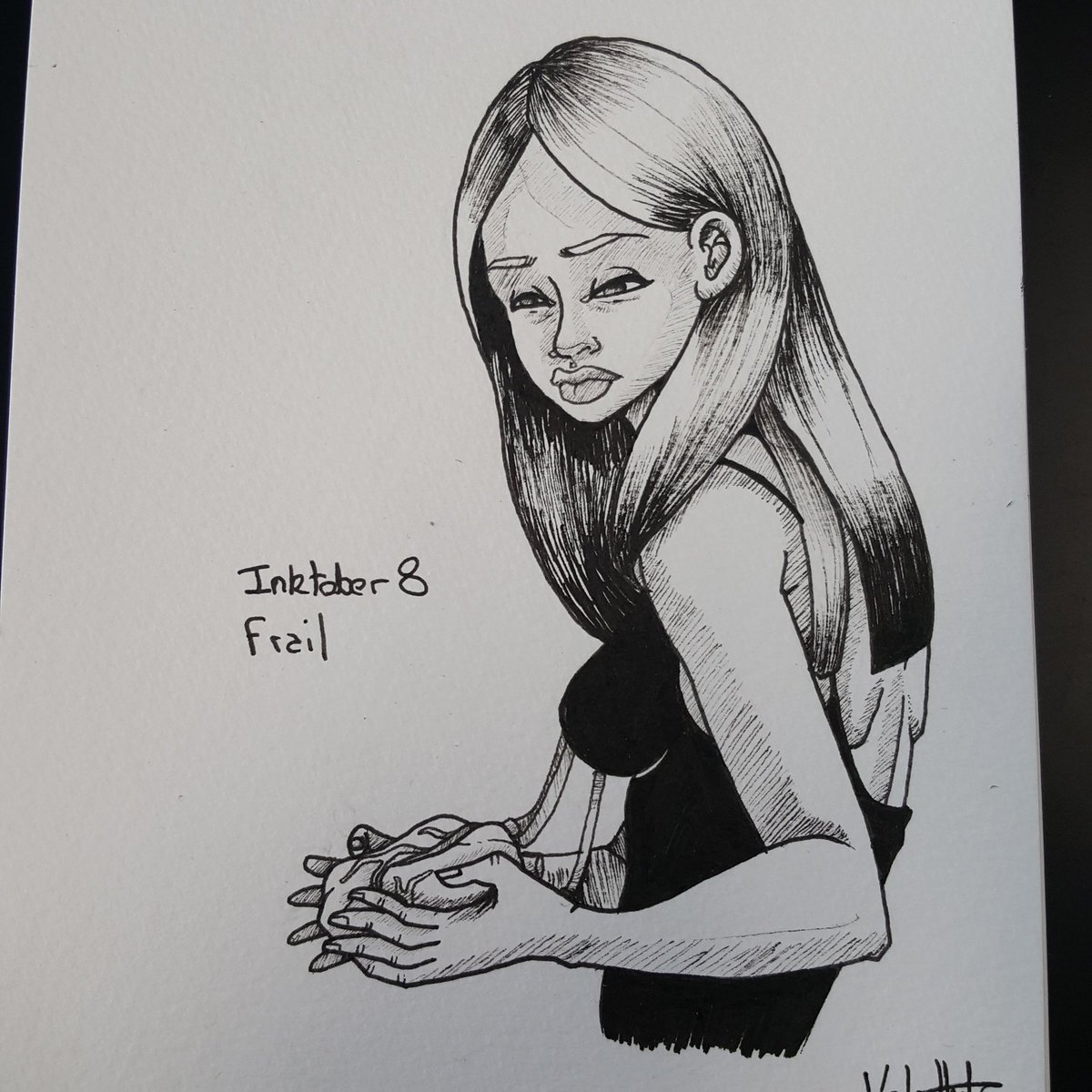 Valeithel's tweet photo. Inktober jour 8 : #frail 

#inktober #inktober2019 #ink #frele #heart #brokenheart #drawing #traditionalart https://t.co/kZUUwJaiGs
