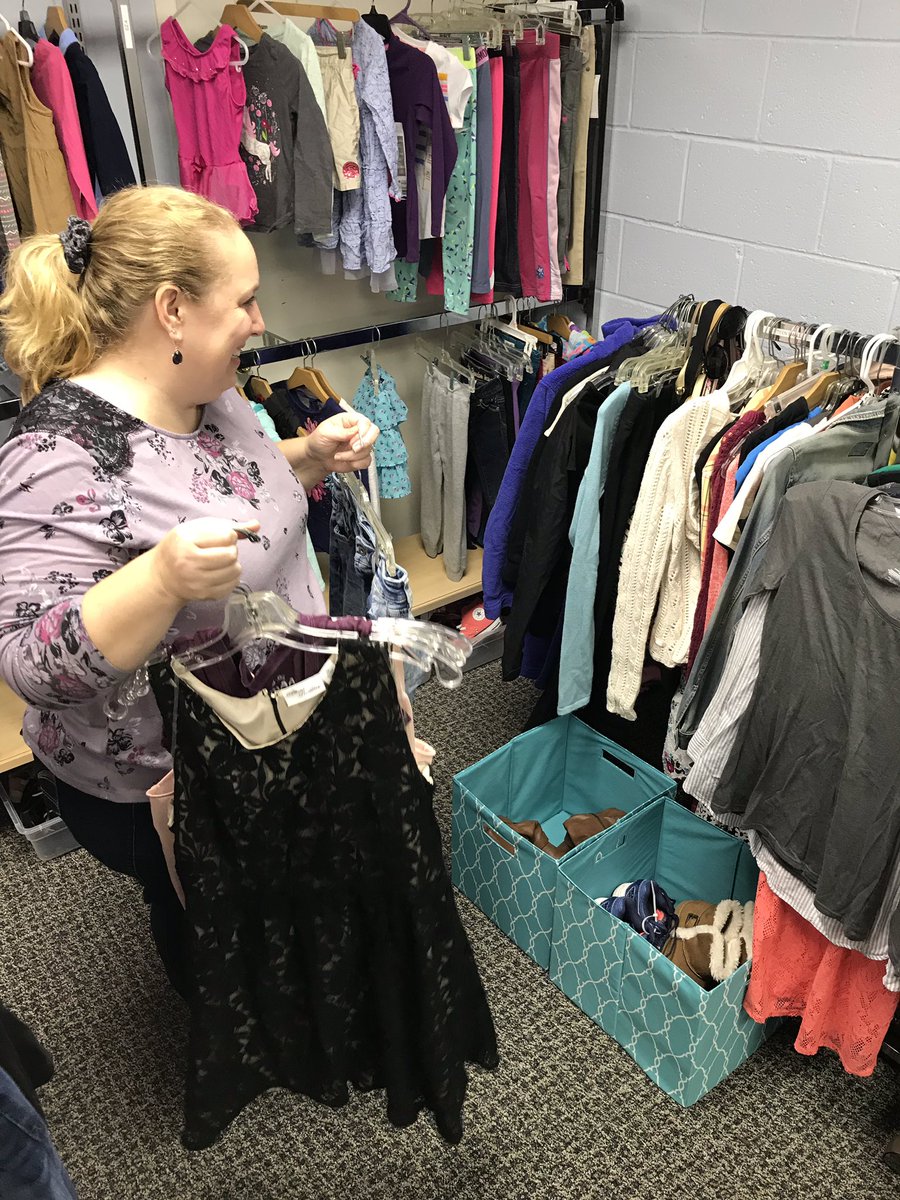 FosterArbor's tweet photo. Thank you to all the volunteers who have helped fill our shelves these past few weeks. Our hearts are bursting with gratitude.💚💛💜
#BeTheChange #MFCCA2 #LoveIsNeverEnding https://t.co/GMpVJoriyW