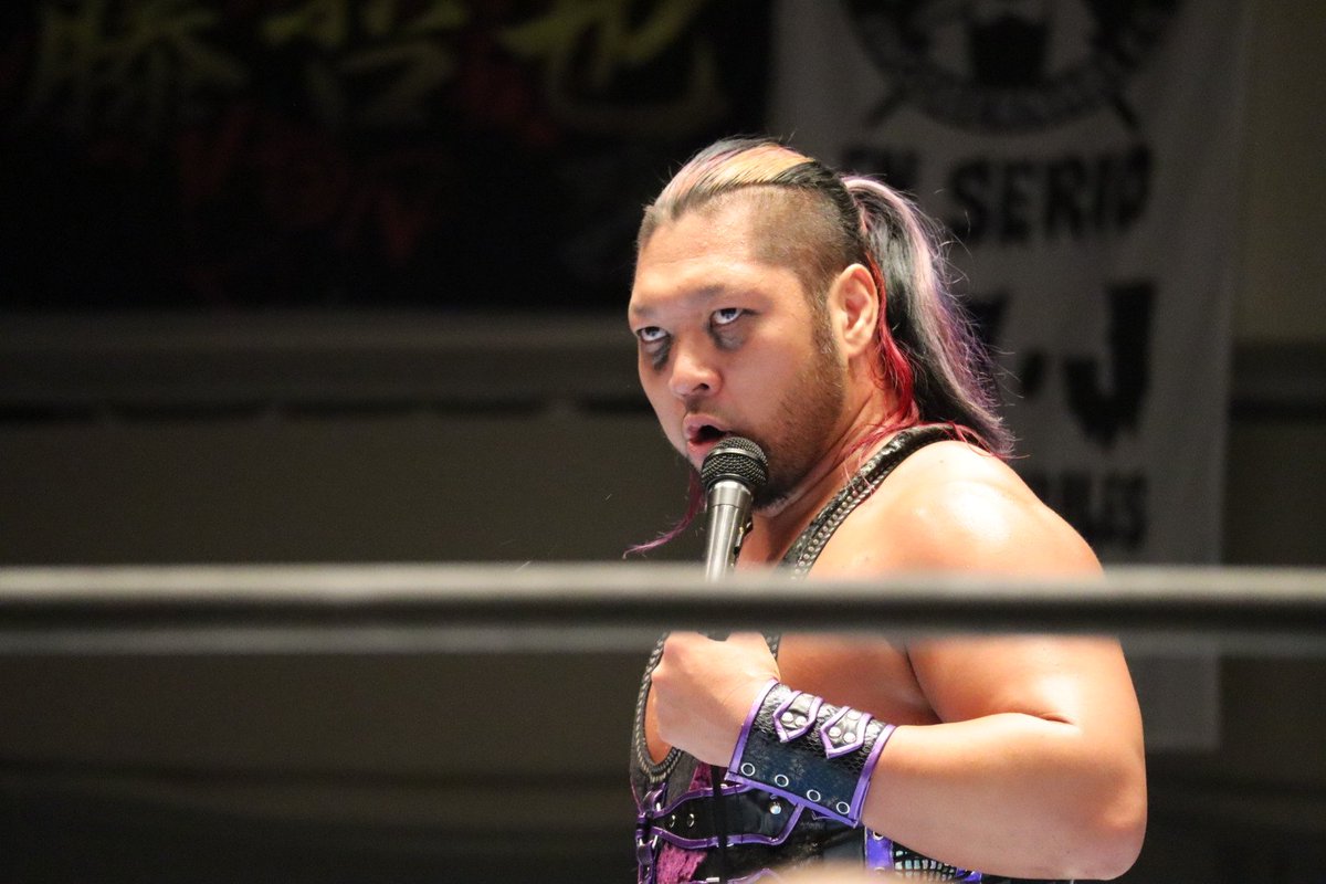 izumichan053's tweet photo. 10・7後楽園
新日本プロレス
それでは皆さん最後のマイクを闇王と共に😆😆😆
#njpw #EVIL #闇王 #darknessworld #LOSINGOBERNABLESdeJAPON https://t.co/j7BidISRhi