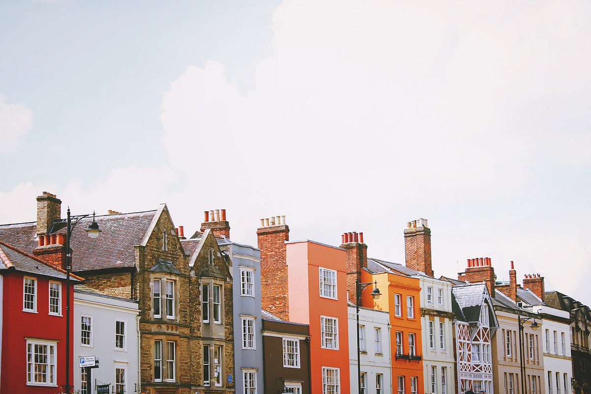 With interest rates remaining low, is investing in property still an attractive option? For landlords, property is just part of a complex mix of investments and income, which means strategic tax planning is vital. For advice call us on 01276 674870.  portergarland.co.uk/company-news/p…