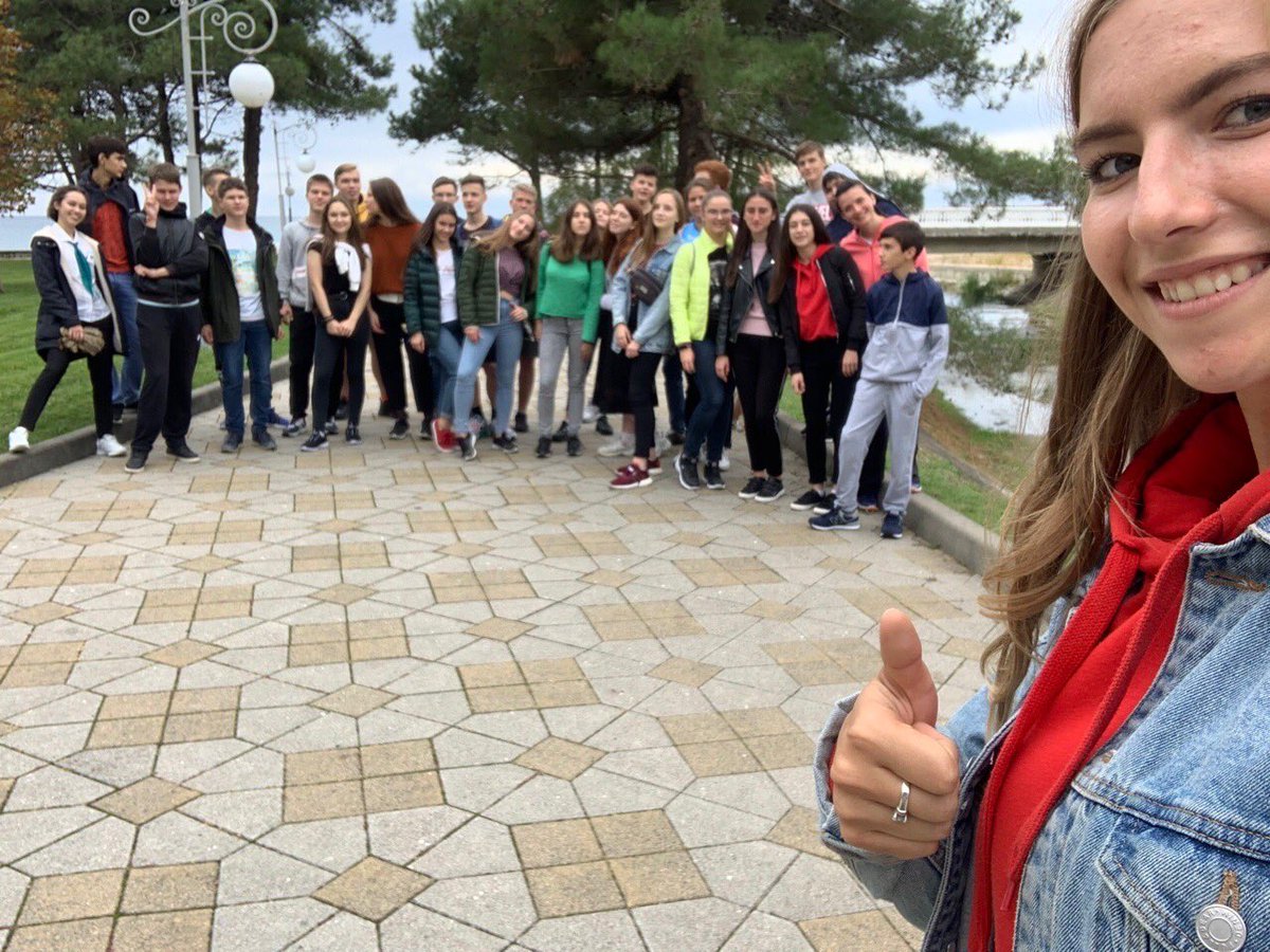 Первый экипаж уже почти в полном составе. Мы сходили до школы, выбрали предметы для обучения, немного пофоткались! Теперь пришли в корпус ждать остальных ребят)) #ШколаРосатома #Орлёнок2019 #одарённыедетиРосатома