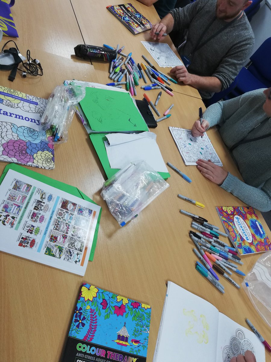 #HealthAtWork is really important to us at @YMCACdiff_Grp
Today we have our calming colouring session, a chance to relax, switch your mind off and get creative
#calm #relax #IAMWHOLE