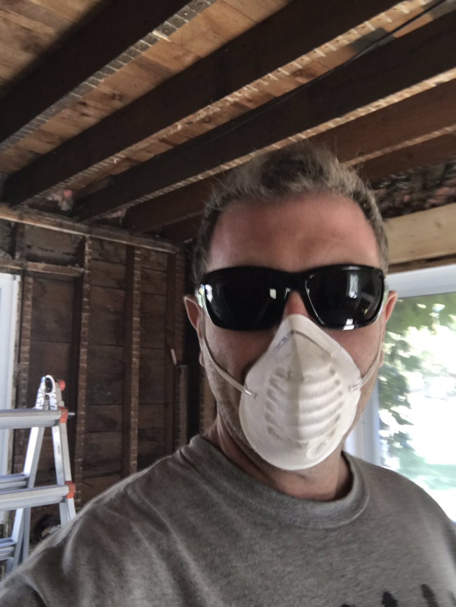 RealManTravels's tweet photo. Having a dusty time renovating my parents’ living room. #homerenovation #hardworkpaysoff https://t.co/ltE7MwvA7r