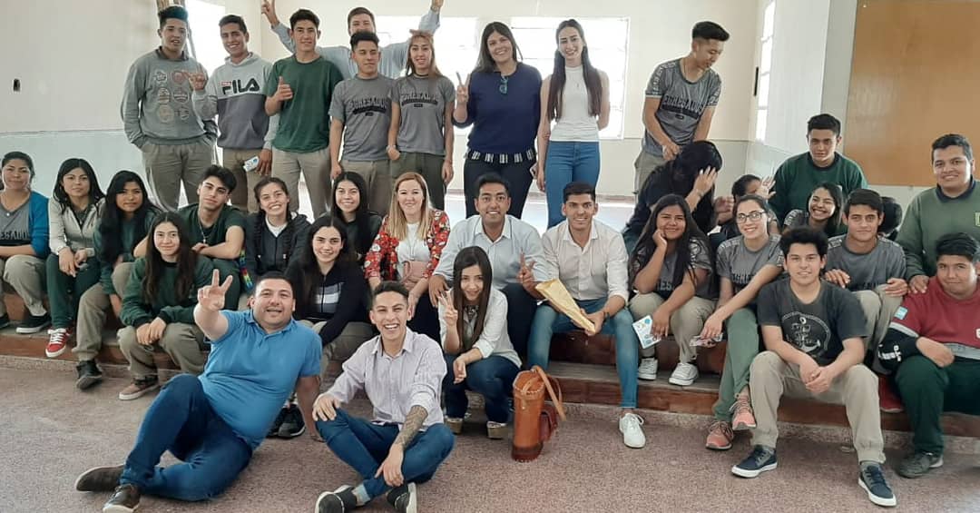 #Arauco Ardua jornada de trabajo en #Aimogasta, llevándoles el programa #MiPrimerVoto a alumnos de la Escuela Agrotécnica.

#LaRioja
#JuventudLegislativa