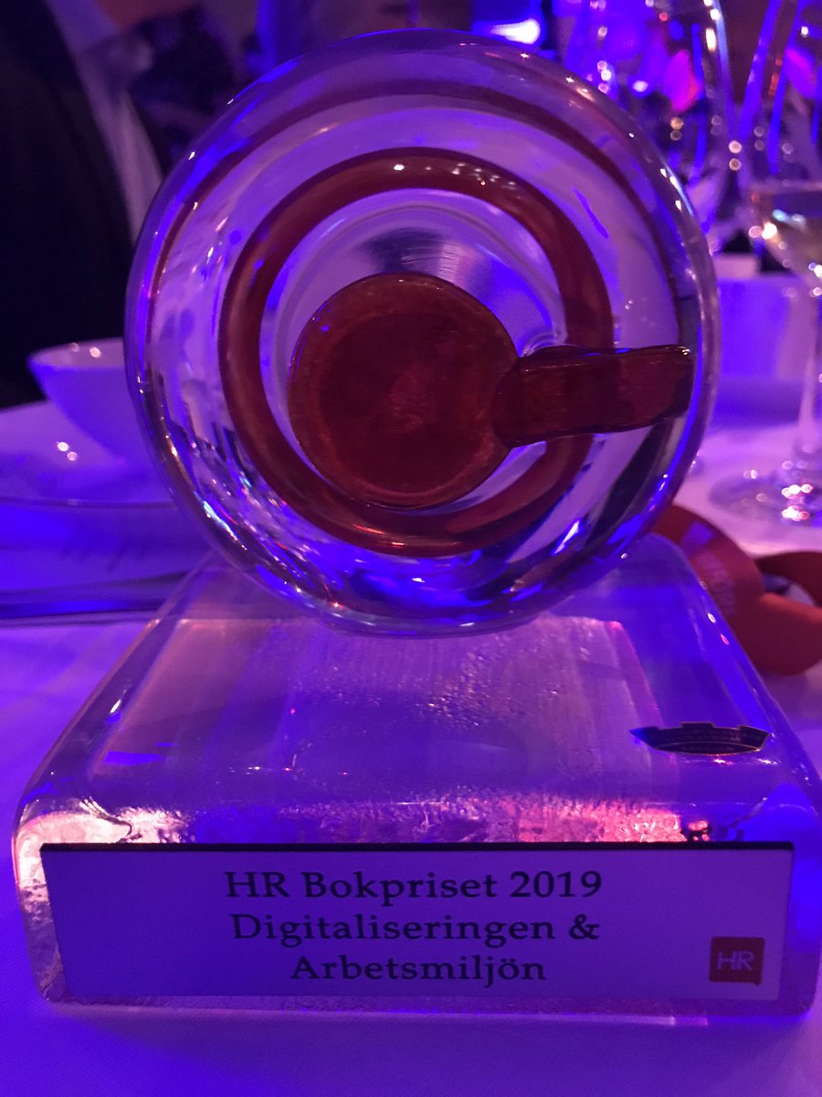 Vi vann priset för årets HR-bok på HR-galan. #KTHuniversitet