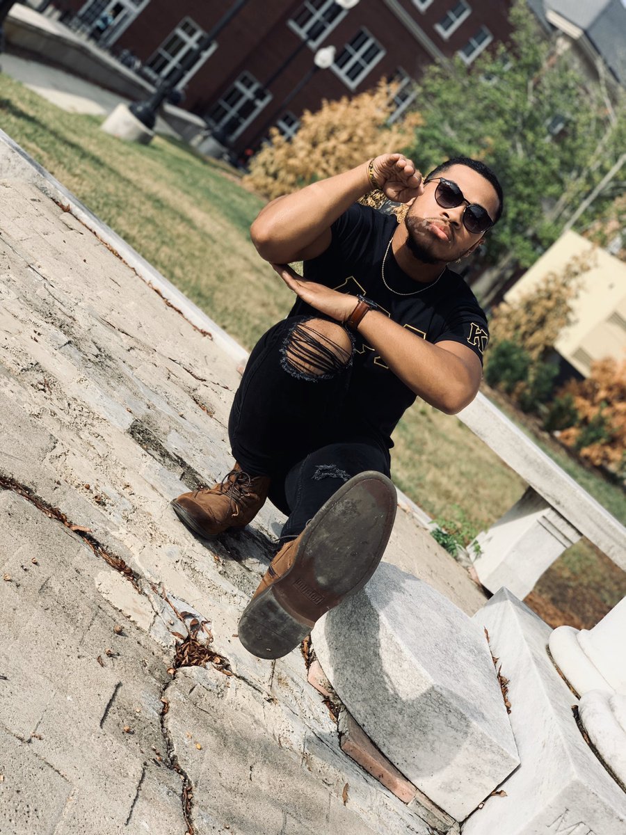 dvsn19's tweet image. Late to the show but #PHristDayOut ❄️🤙🏾