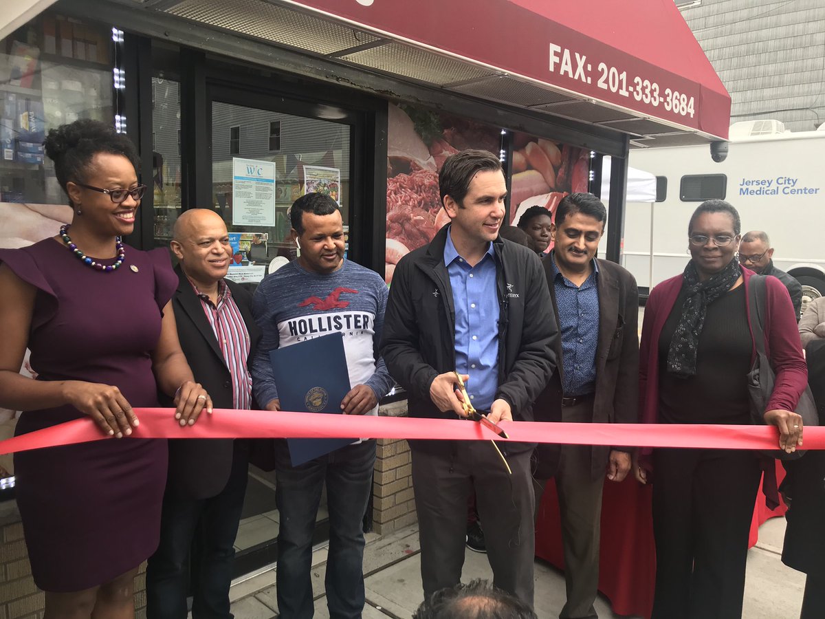We’re pushing an initiative w/grant $$ for healthy corner stores where we help owners rearrange what they sell/highlight. More fruits/vegetables + maybe encouraging the checkout racks to push a granola bar instead of a chocolate bar. Little things can make a BIG difference
