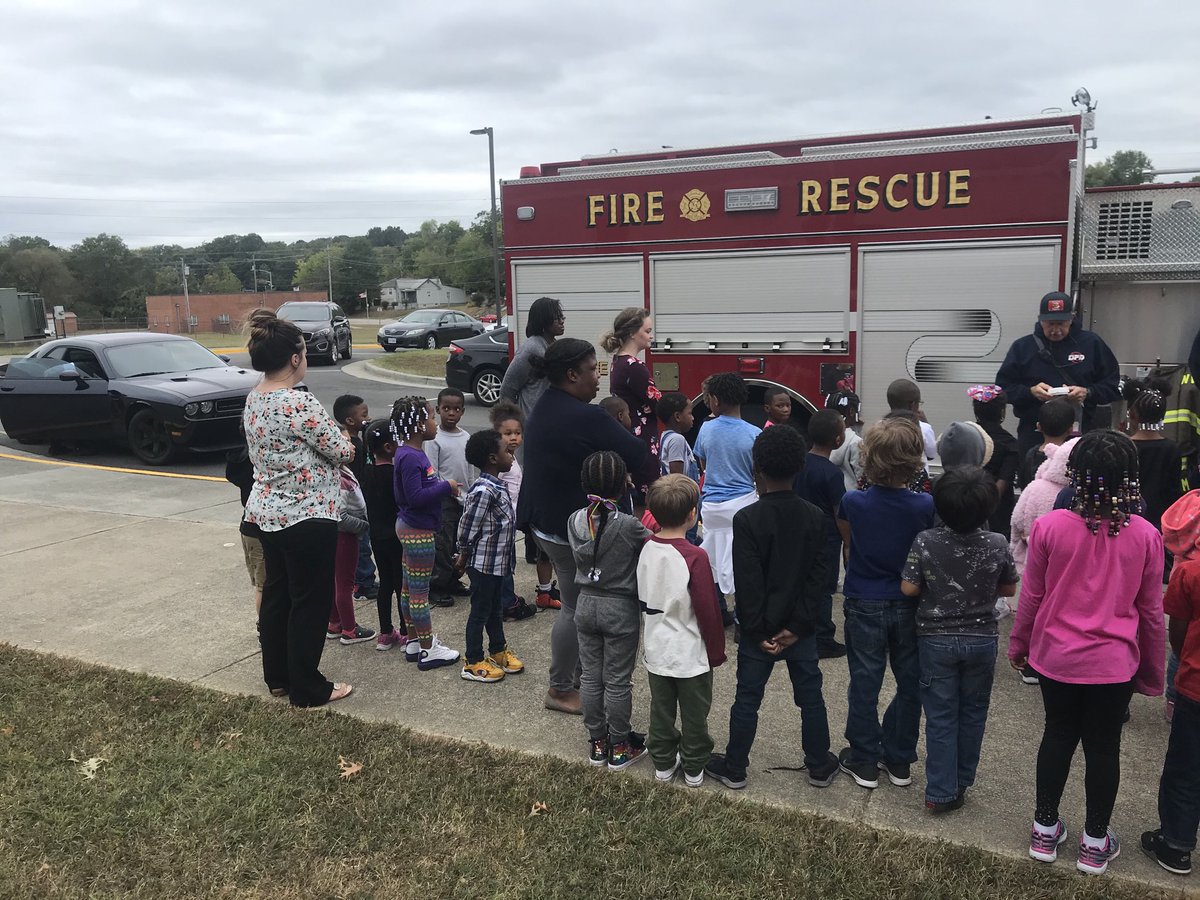 drjljones's tweet photo. Our Kindergarten classes learning about fire safety. https://t.co/NMk7wdxevg