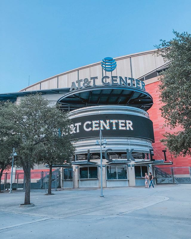 Double tap if you’re ready for <a href="/spurs/">San Antonio Spurs</a> preseason to start! 🏀