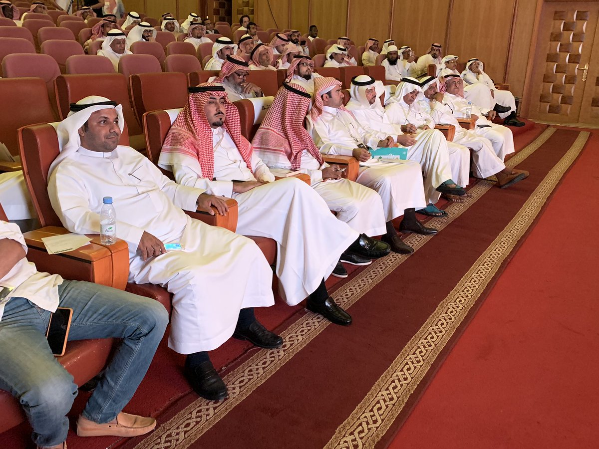 QafilahMagazine's tweet photo. انطلاق جلسة نقاش #مجلة_القافلة حول #مستقبل_اللغة بين الذكاء البشري والاصطناعي بالتعاون مع @Creal_KAU بمشاركة نُخبة من المتخصصين وحضور عدد من المهتمين. https://t.co/d2hoMgtZKu