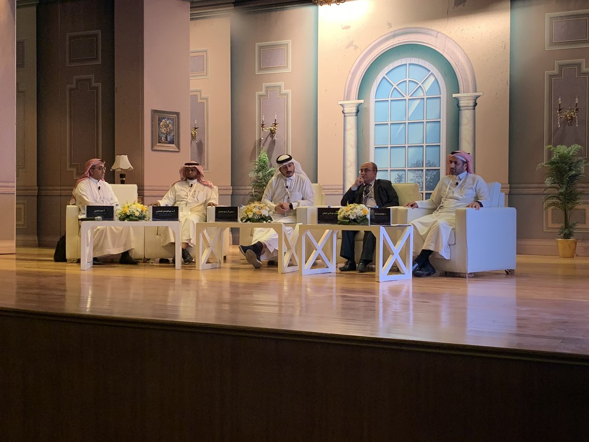 QafilahMagazine's tweet photo. انطلاق جلسة نقاش #مجلة_القافلة حول #مستقبل_اللغة بين الذكاء البشري والاصطناعي بالتعاون مع @Creal_KAU بمشاركة نُخبة من المتخصصين وحضور عدد من المهتمين. https://t.co/d2hoMgtZKu