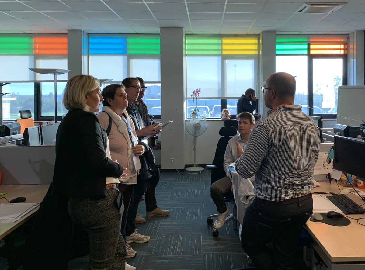 ServaneKratz's tweet photo. À EDF Commerce #GrandCentre nous sommes fiers d’accueillir nos clients pour leur faire découvrir nos coulisses et qu’ils rencontrent ceux qui travaillent pour eux pour toujours mieux les satisfaire.
@EDFofficiel @EDFetMoi https://t.co/2vDmNIfYz1