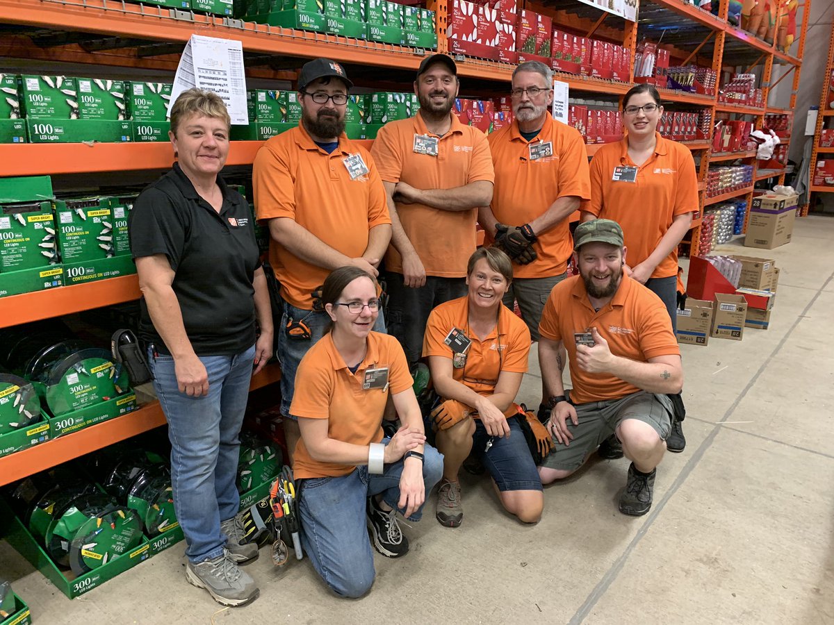 BradDiLeo's tweet photo. MET 6161 crushing the Holiday set! Great job Team! @Jason_Gage3 @ROCAnne70 @ROCMatt70 https://t.co/hUZgFArPT0