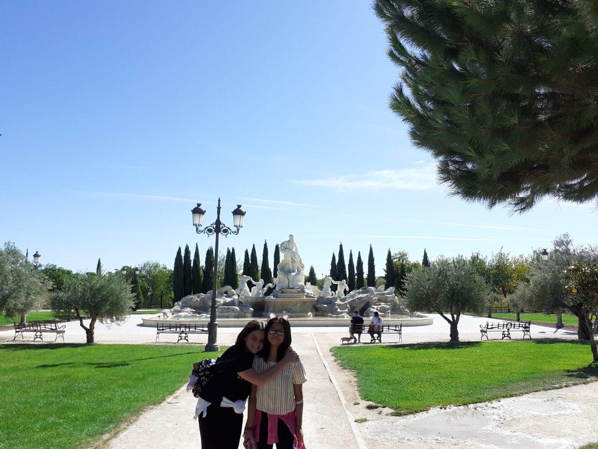 CEIPJoseHerrero's tweet photo. Nuestr@s alumn@s de 5º y 6º en el Parque Europa, disfrutando de las Rutas Científicas, Artísticas y Literarias#rutascal #aprendizaje envivo https://t.co/zdKnIcu9UU