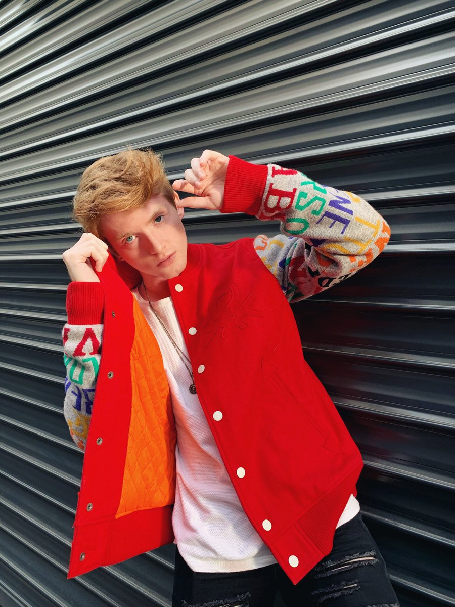 ElliottOfficiel's tweet photo. Color your world
@benetton designed by #jcdecastelbajac
#benetton #fw19 #colors #sponsorisé
https://t.co/l71MRcLXtf https://t.co/hWUXmSmRlO