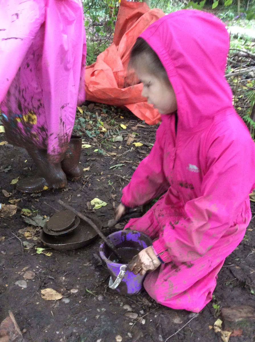 JORPS_1's tweet image. The Foundation children loved their visit to the Spinney. It's clear to see children love mud 😊#lovingnature #gettingdirty #motivatedlearners