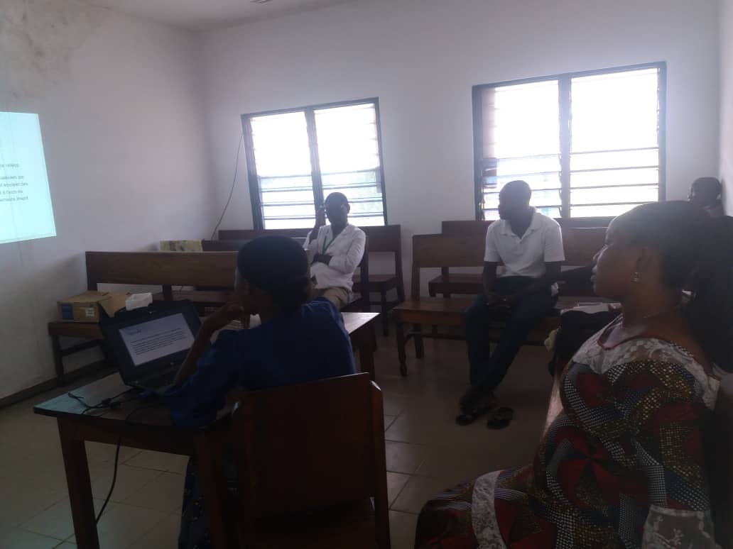 #JoinOurDebate  Première séance de restitution sur les TIC et la gestion des réseaux sociaux au staff de la coordination de l'antenne Grand Nord. Le staff a compris l'importance d'une présence digitale et le processus de création des comptes sur ces différents réseaux.<a href="/atbeftogo/">ATBEF TOGO</a>