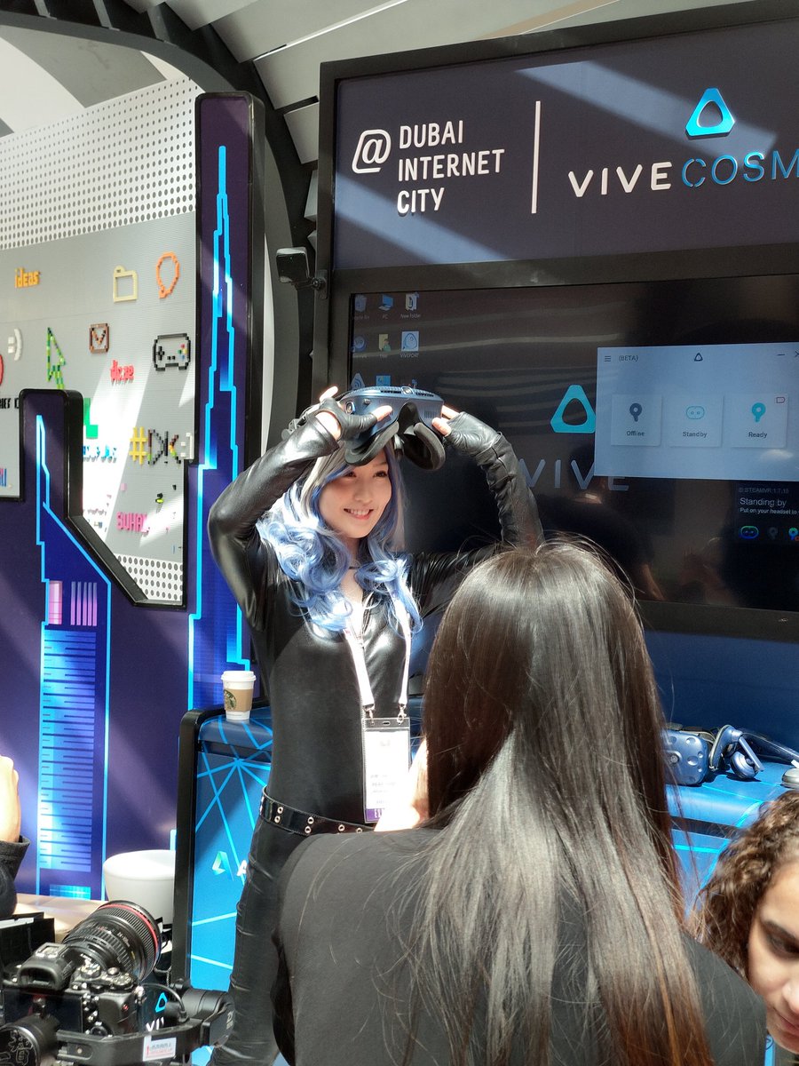 DanielJKhayat's tweet image. Glad to see @sekiguchiaimi trying #HTCVIVECosmos at #GitexTechWeek2019 with #htcmea