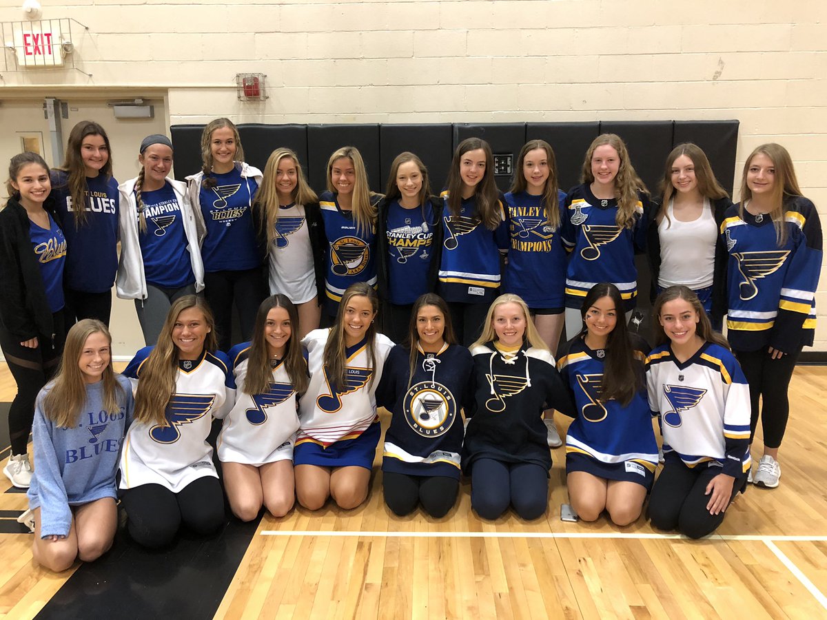 LHSescadrille's tweet photo. We 💙 homecoming!! Can’t wait for an amazing week! #LGB https://t.co/gXKEuSffuc