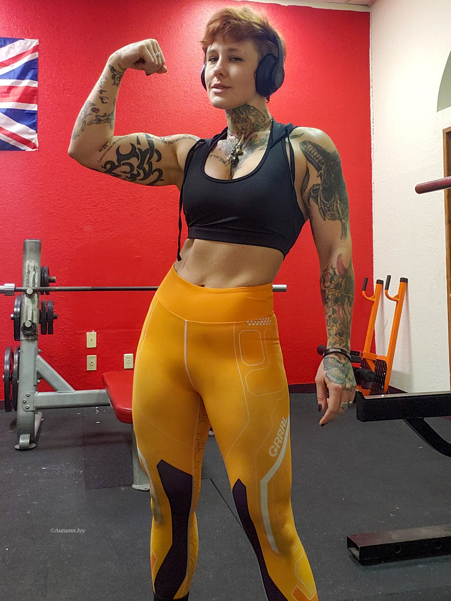 Autumn Ivy - Permanently Unhinged on X: 2 pics side by side. 1  posedflexed, the other a straight body shot. Angles are strange & I want  to point out to you guys