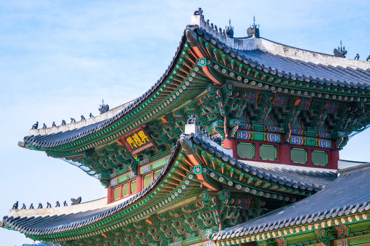 If you get the chance to #studyabroad, why not choose South Korea? Asia Exchange has compiled a list of top 5 reasons why you should #study in #SouthKorea --> asiaexchange.org/blogs/top-5-re…