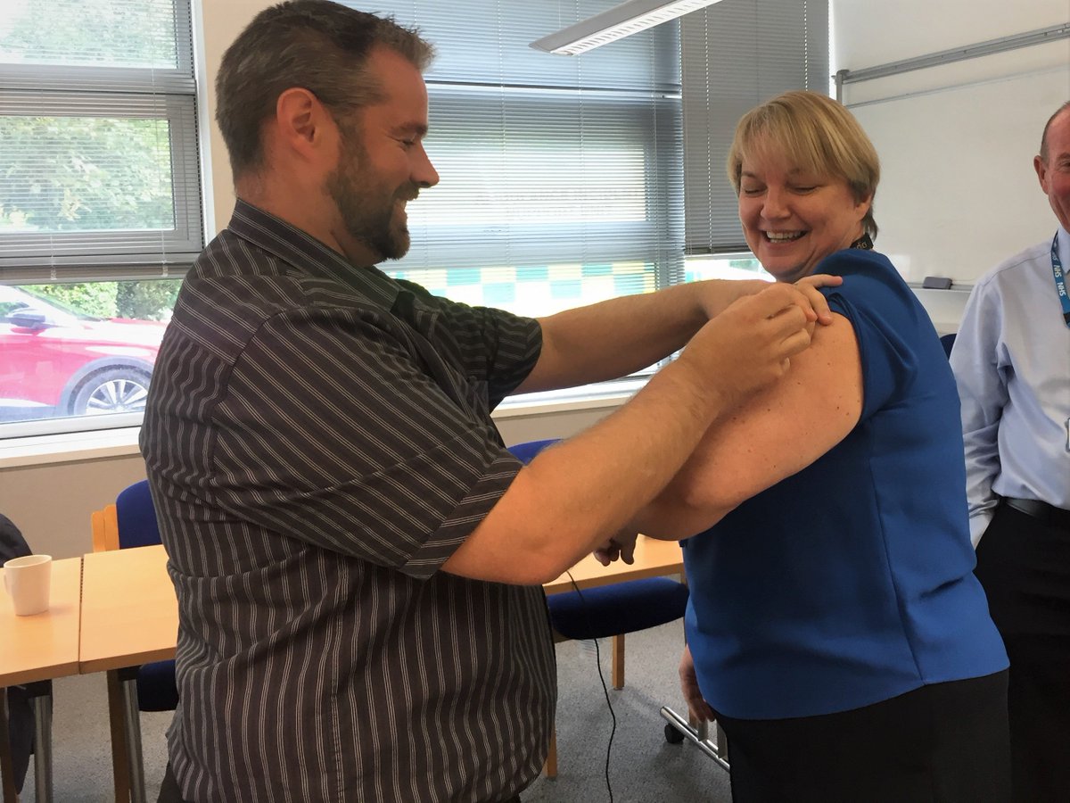 EastEnglandAmb's tweet photo. If you work with patients, it's time to get your annual flu jab! 

Our Executive Team have been getting the #JabDone today at our Melbourn HQ

#AreYouSafeToCare? #WeAreEEAST https://t.co/8OQBNOOZg3