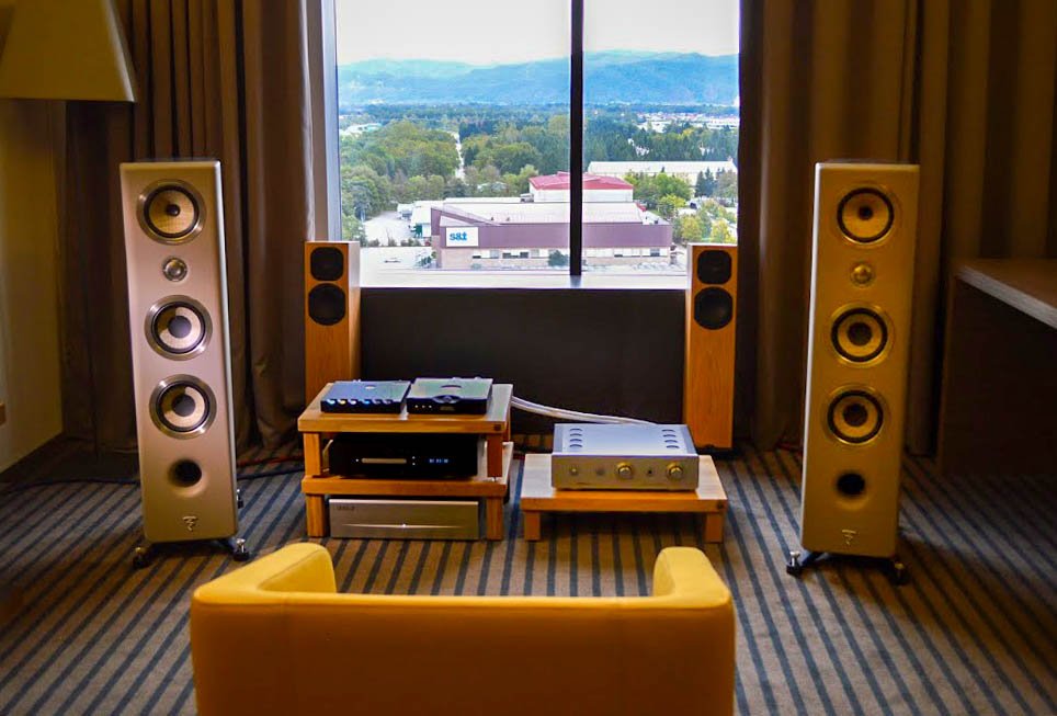 A System picture from our Slovenian distributor at Hi-Fi Ljubljana. The A21SE Signature is driving some rather tasty looking Focal JM Lab loudspeakers. #ALS