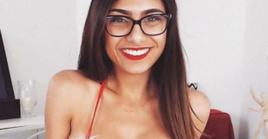 GolCaracol's tweet image. #FOTO Mia Khalifa, la exactriz porno que no oculta su pasión por el fútbol y que cambió de equipo bit.ly/2V8dQCR

#LoVioEnGol