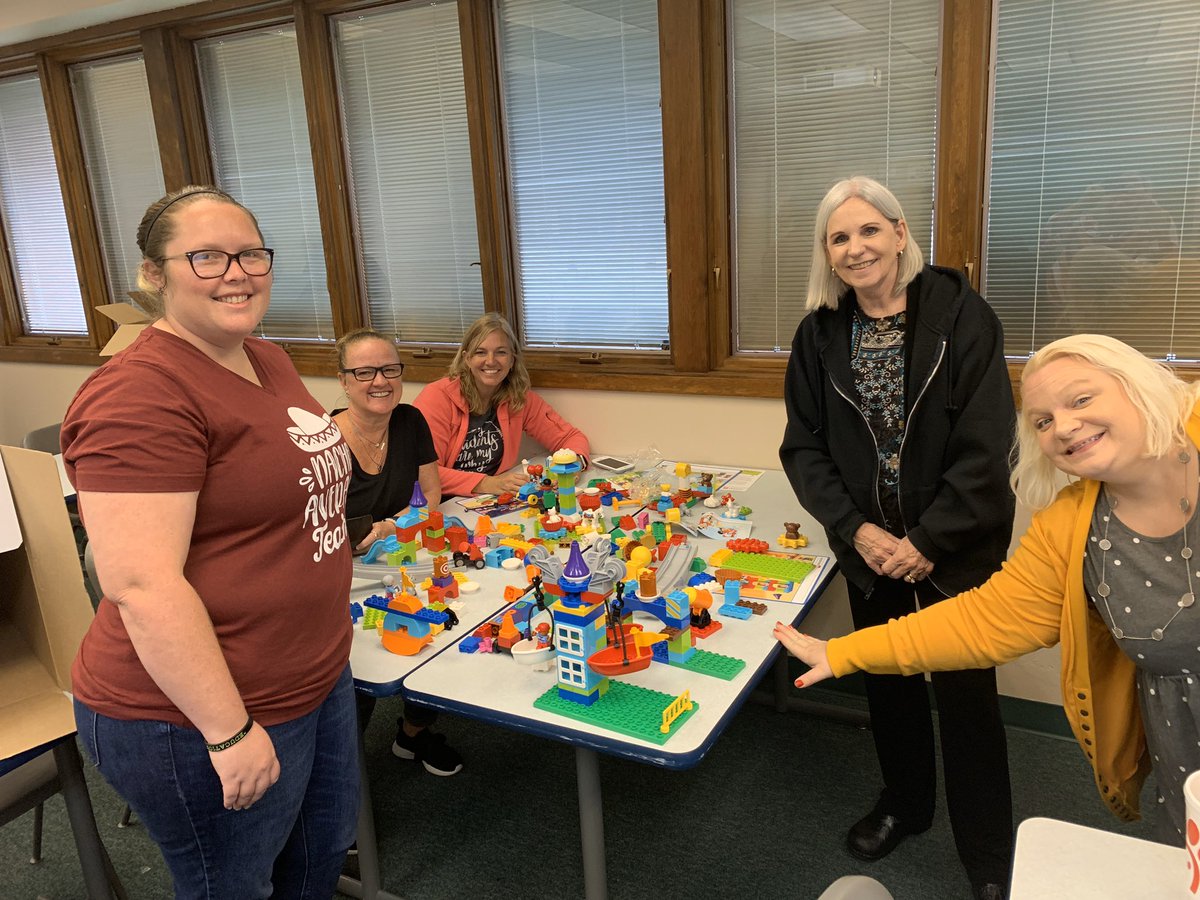 First LEGO League Jr training with some VPK teachers and Amy Monahan! <a href="/AmyMonahan2/">Amy Monahan</a> #vcsvpk #vcsstem