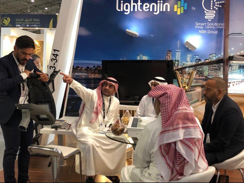 nsk_smart's tweet image. #Smart_Technology
#lightenjin
تكنولوجيا الاضائه: تصميم .. ابتكار .. تصنيع .. تحكم .. ترشيد الطاقه
قصور .. فنادق .. مطارات.. مستشفيات .. مولات .. اسواق مركزيّه .. مزارع .. مصانع .. طُرُق 
أهلاً بكم .. شرّفونا في معرض البناء في الرياض من الساعه ٤-١٠ مساءاً قاعه ٣ .. ستاند ٣-٣٤١ ..