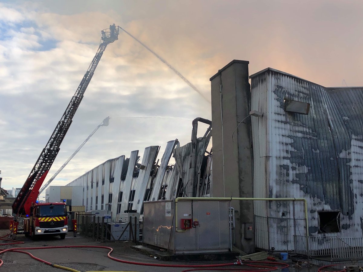 [OFFICIEL] Merci aux équipes de sapeurs-pompiers présentes sur place, aux acteurs de l'écosystème pour leur soutien, ainsi que nos 58 sociétés-membres pour leur bienveillance dans cette épreuve. L'heure est aux solutions pour reloger toutes nos sociétés rapidement ! #Villeurbanne