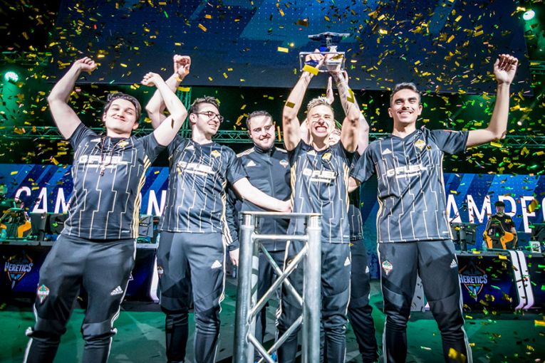 LVPes's tweet photo. #CopaCSGO | @TeamHeretics suma su primer título en CSGO y destrona al hasta ahora vigente campeón, @Movistar_Riders.
📝 La crónica de la final: https://t.co/YQREisGUVG https://t.co/CRFholiwtt