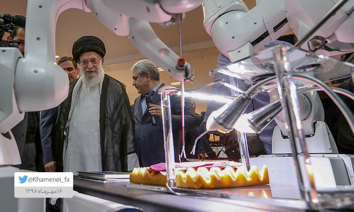 Khamenei_fa's tweet photo. امروز در نمایشگاه #ایران_ساخت جلوه‌ی درخشان استعداد ایرانی و همّت انقلابی را دیدم و خدا را سپاس گفتم. کار اساسی و بنیانی برای بهره‌گیری از انگیزه‌ها و توانهای بالا باید جداً دنبال شود. این مهمترین وظیفه‌ی مسئولان دولتی است. https://t.co/ho23AAjbpm