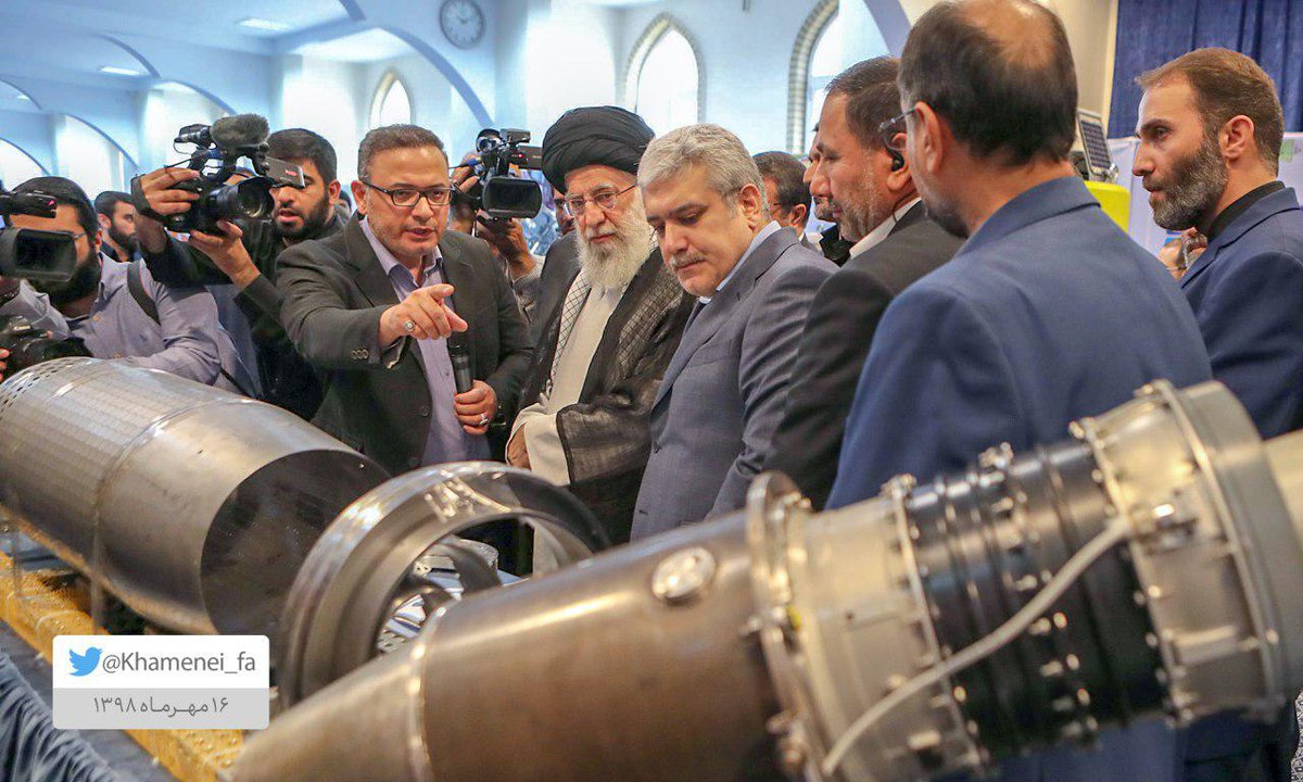 Khamenei_fa's tweet photo. امروز در نمایشگاه #ایران_ساخت جلوه‌ی درخشان استعداد ایرانی و همّت انقلابی را دیدم و خدا را سپاس گفتم. کار اساسی و بنیانی برای بهره‌گیری از انگیزه‌ها و توانهای بالا باید جداً دنبال شود. این مهمترین وظیفه‌ی مسئولان دولتی است. https://t.co/ho23AAjbpm
