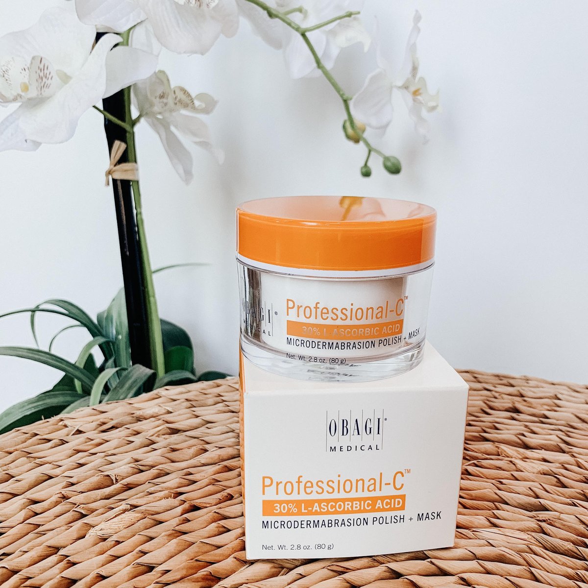 o2faceandbody's tweet photo. Obagi's Professional-C Microdermabrasion Polish Mask minimizes the appearance of fine lines, hyperpigmentation and sun damage to boost a youthful glow. This exfoliating formula sloughs off dead skin to refine skin's texture. https://t.co/375SDy0E6J