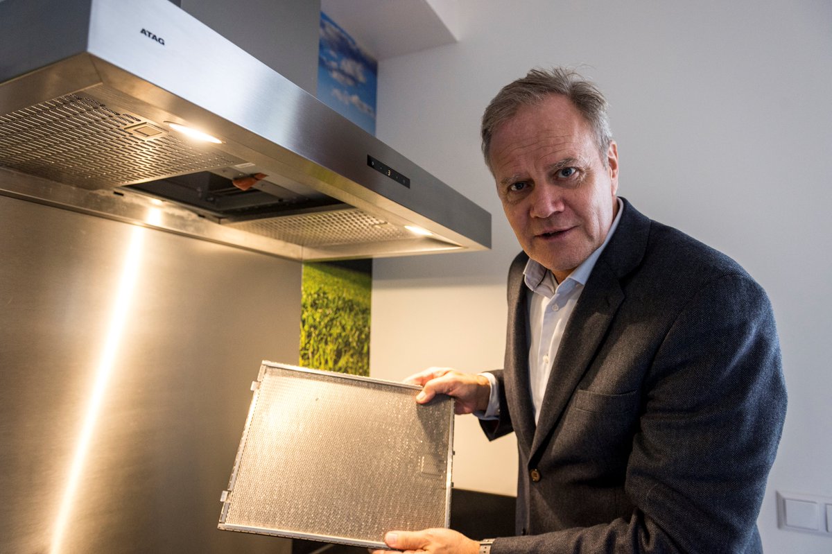 Wouter_Borsboom's tweet photo. @Heerhugowaard @ProvincieNH @BrinkCS @Longfonds @SphereProjectEU @TNO_nieuws @MichaelRutgers shows grease filter of Atag Cooker hood https://t.co/9YDnW7ttuT