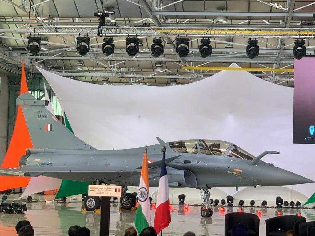 advocateIndiaAD's tweet photo. #RB001
India's 1st #Rafale Fighter Jet is a Beauty 🇮🇳 https://t.co/V8wWRz4A0P