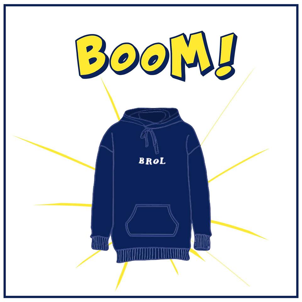 Disponible sur angele.store : la collection BROL Oversize d'<a href="/angele_vl/">Angèle Angèle</a> en coton 100% recyclé, fabriquée au Pakistan au sein de TexPak, une usine responsable, partenaire du «Punjab Skills Development Fund», une entreprise à but non-lucratif. @Initial_a_s #arstudios