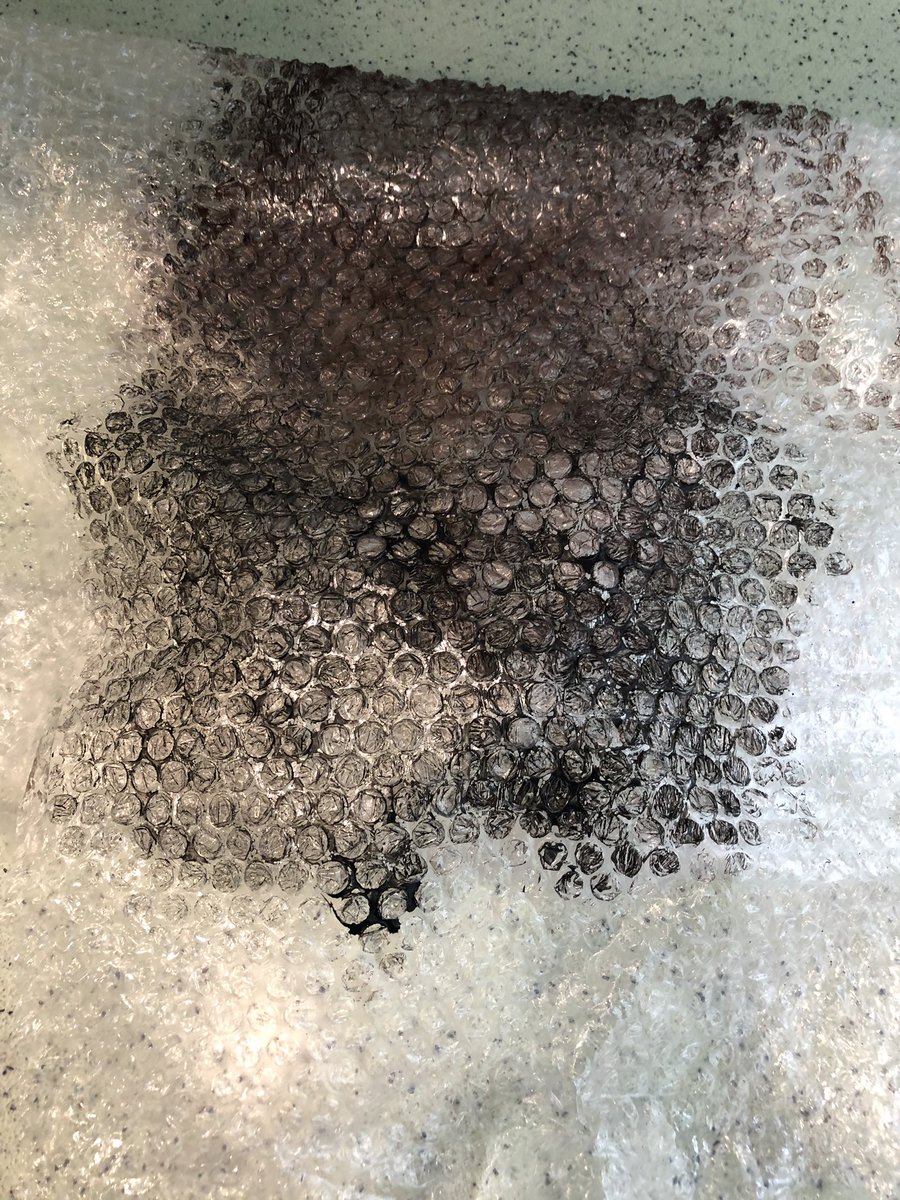 SalTwinkles's tweet photo. Day 1 of #playinhospitalweek @GreatOrmondSt #KoalaWard 🐨
How do we make sure we provide ‘Play for All’? We use different textures and materials like this bubble wrap that we can see, hear, touch and even smell! #AllSensesPlay #BubbleWrapArt
#WeCanAllPlay 🥳 https://t.co/sh6gMHVfro