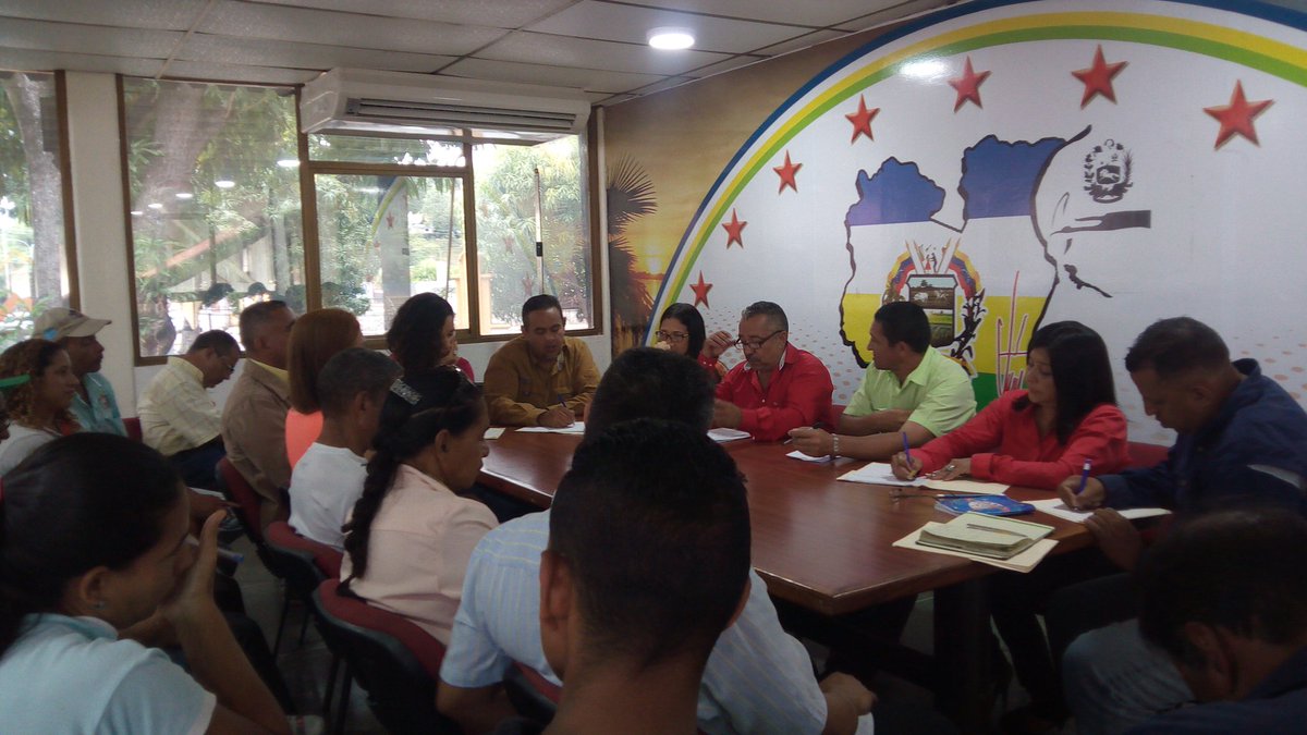SistraSaludArag's tweet photo. Ahora|| @SistraSaludArag Presente en el Consejo Central de @Fenasirtrasalud Donde se estarán debatiendo las nuevas medidas y estrategias por parte de la clase trabajadora de #Salud https://t.co/NDZnszIFFU
