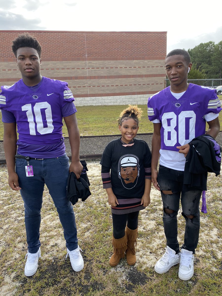 CoachParks84's tweet photo. Everyone is excited for Neighbor Night! @RCE_SAiL #SADDLEUP🐎💨 https://t.co/WrNZmSB62i