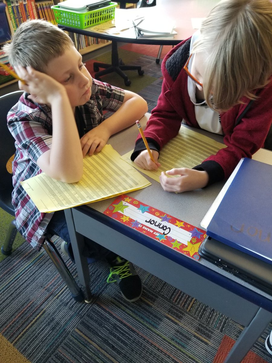Jules02475's tweet photo. Peer editing our personal narrative stories during writer's workshop #BPatriotProud #SouthSidePride  #MacOnBoard https://t.co/BNxQXf9TD6