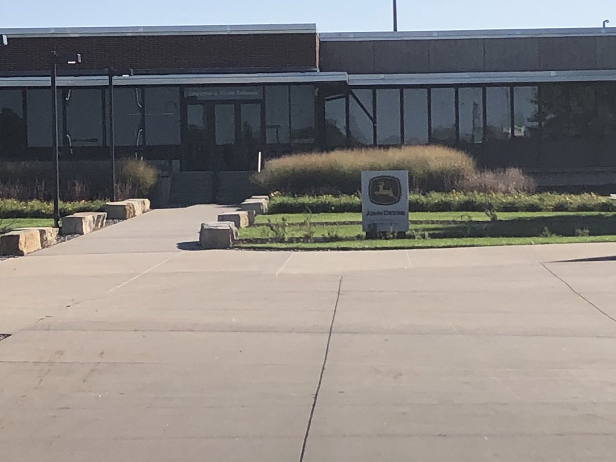 I might have green running in my veins but it’s interesting to watch the machines being put together.