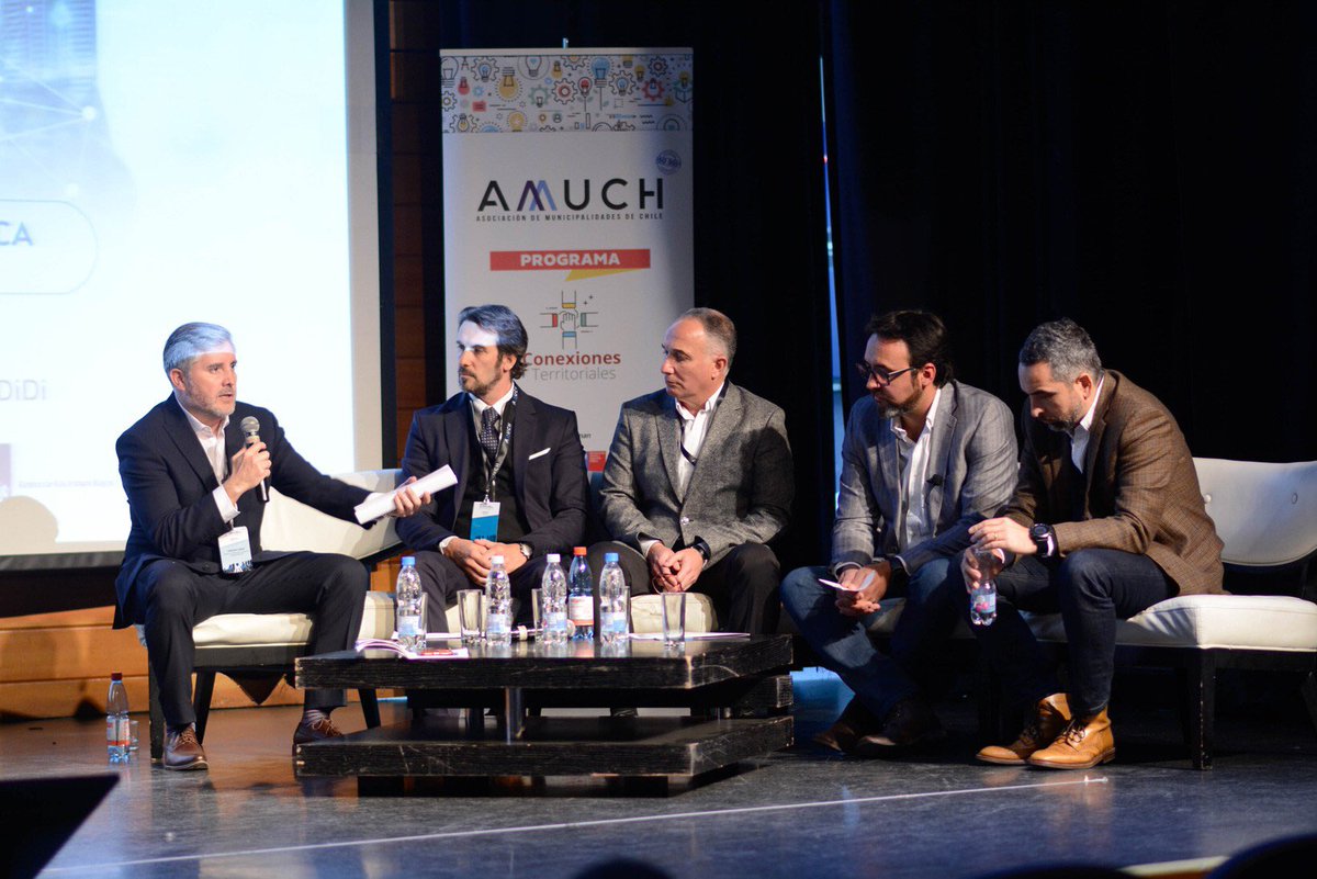 SmartCityTNG's tweet photo. Participamos del Congreso de Gobiernos y Ciudades Inteligentes organizado por la Asociación de Municipios de Chile. Gracias @AmuchChile por la invitación! #Chile #govtech #SmartCity #blockchain https://t.co/55ibeqJF9d