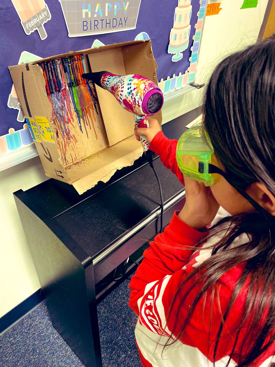 KMontez15's tweet photo. Observing and recording the changes from heat! @RoundRockISD @VoigtAIA_RRISD #changesfromheat https://t.co/in3sWqb7cg