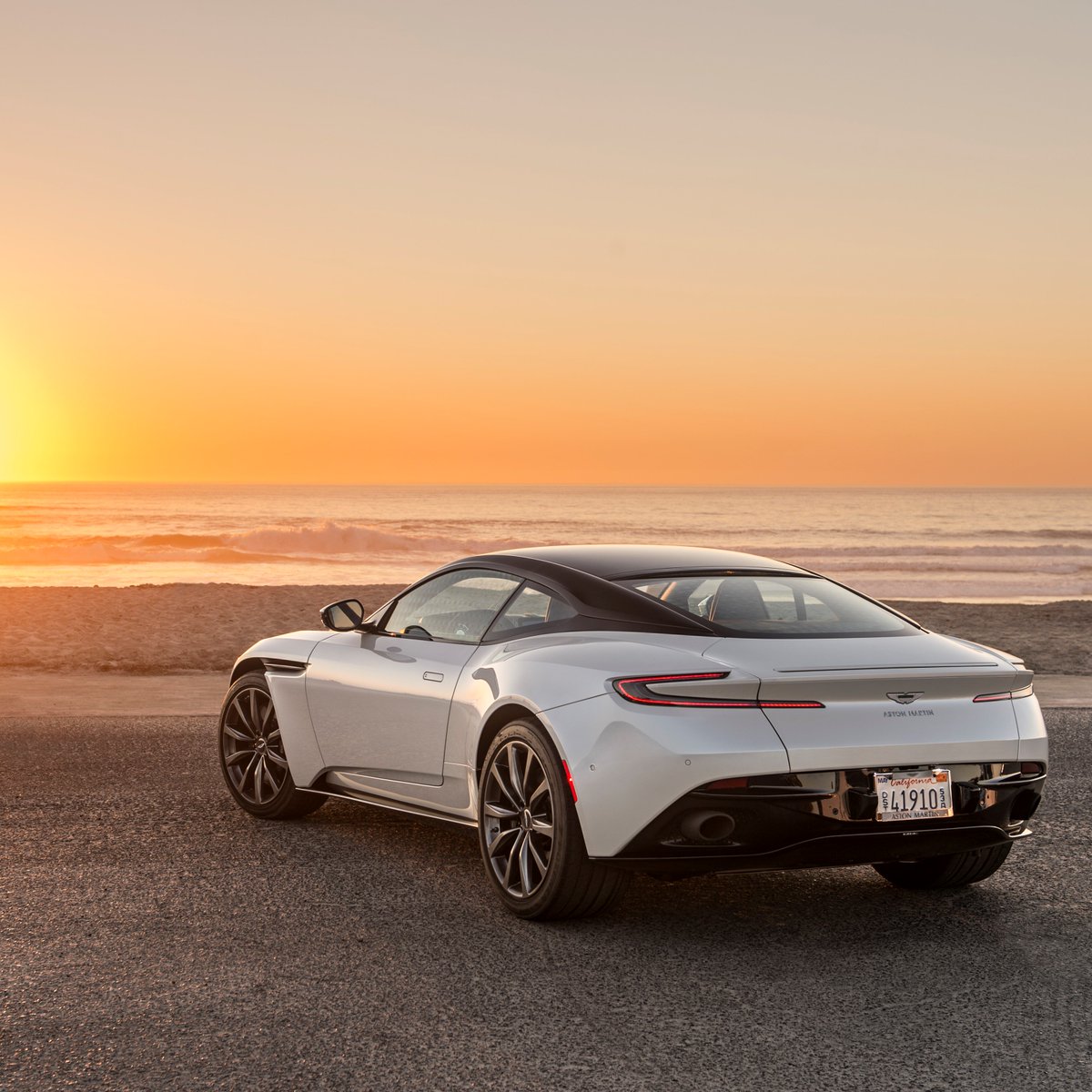As refined as ever, DB11 is a modern icon in the automotive industry.

#DB11 #AstonMartin #BeautifulIsANumber