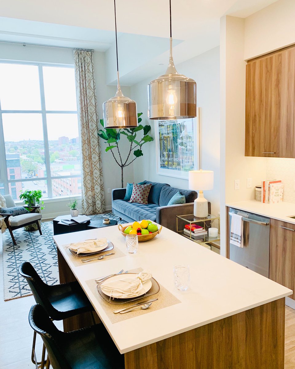 livelibertyapts's tweet photo. Imagine coming home to this every single day. Designer kitchen, spacious living area, and floor-to-ceiling windows. Explore more of what Liberty Harbor East has to offer here: https://t.co/myPrsjp1Fb 
#HarborEast #NowLeasing #ApartmentGoals https://t.co/KBgVAGDe6O