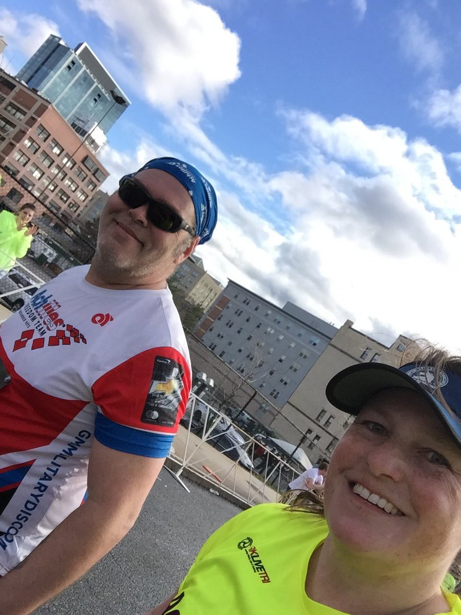 RacecationRunr's tweet photo. @Marine_Marathon A selfie with my #AchillesFreedomTeam run buddy as we clear the gauntlets! #RunWithTheMarines #cignaruntogether https://t.co/opjHWB6ALD
