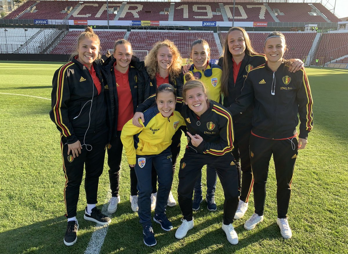 BelRedFlames's tweet photo. 🙌🏽 Hello Romanian friends 😀 

Good luck @hai_romania 😉 

#ROUBEL #WEURO2021 #TheWorldAtOurFeet https://t.co/cYbyz13HCu
